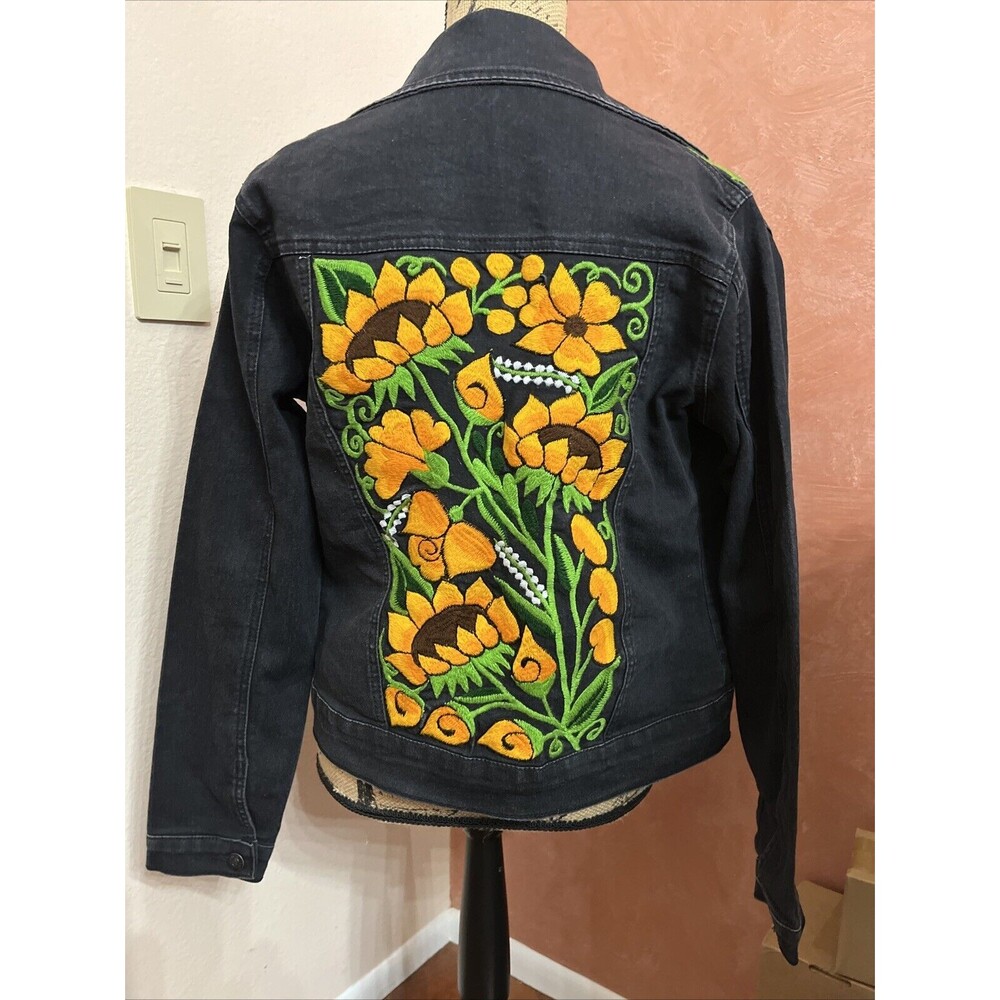 Black Embroidered Sunflowers Jean Jacket Size Med Stretchy (WX)